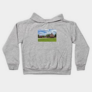 Peaceful scenery and greenery in Williamsburg, Virginia Kids Hoodie